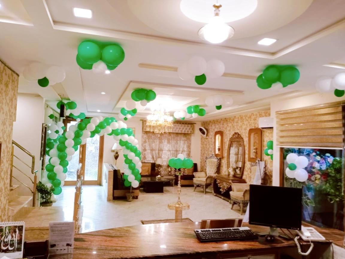Hotel S.R. Lounge Multan Exterior photo