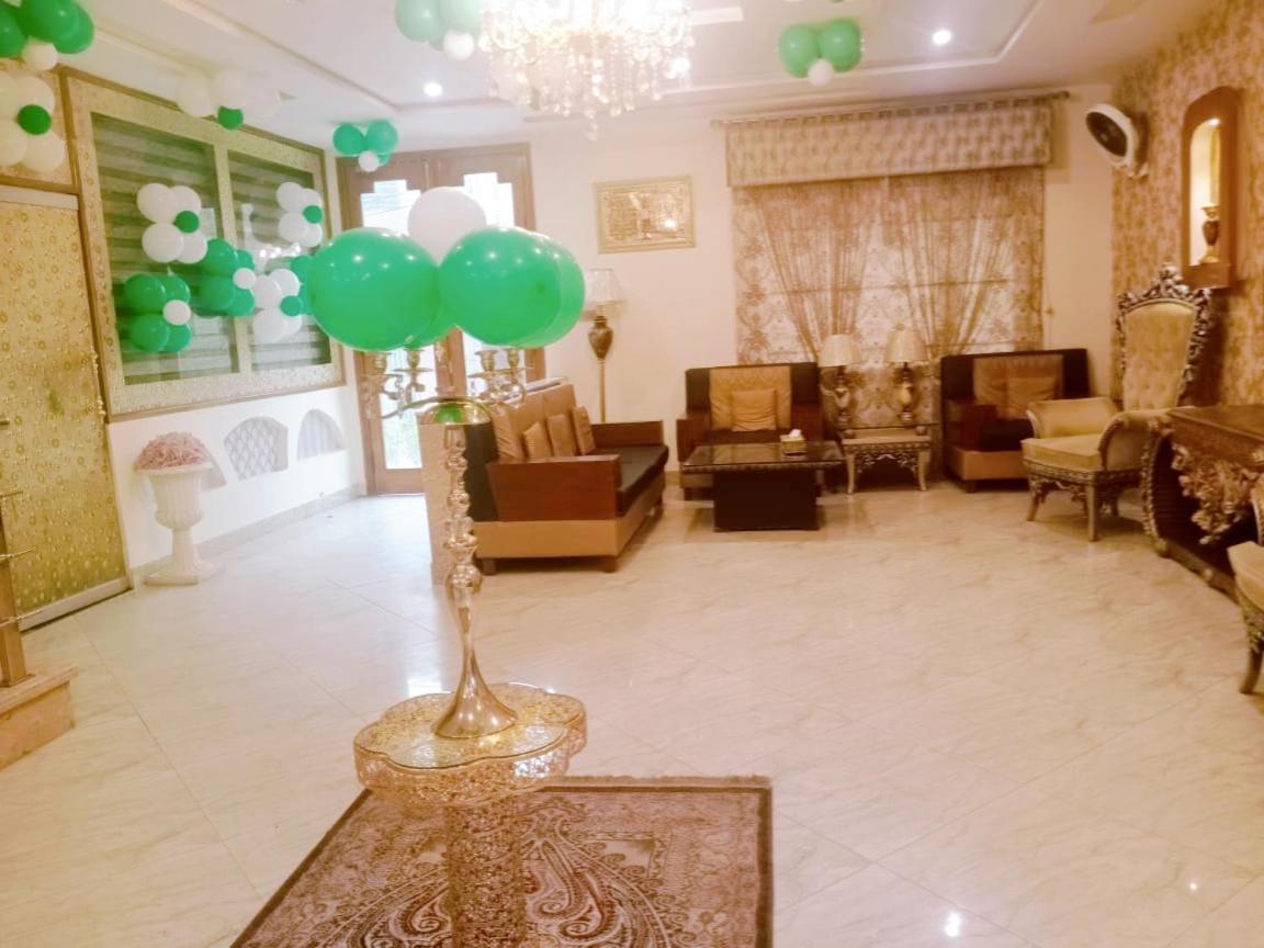 Hotel S.R. Lounge Multan Exterior photo