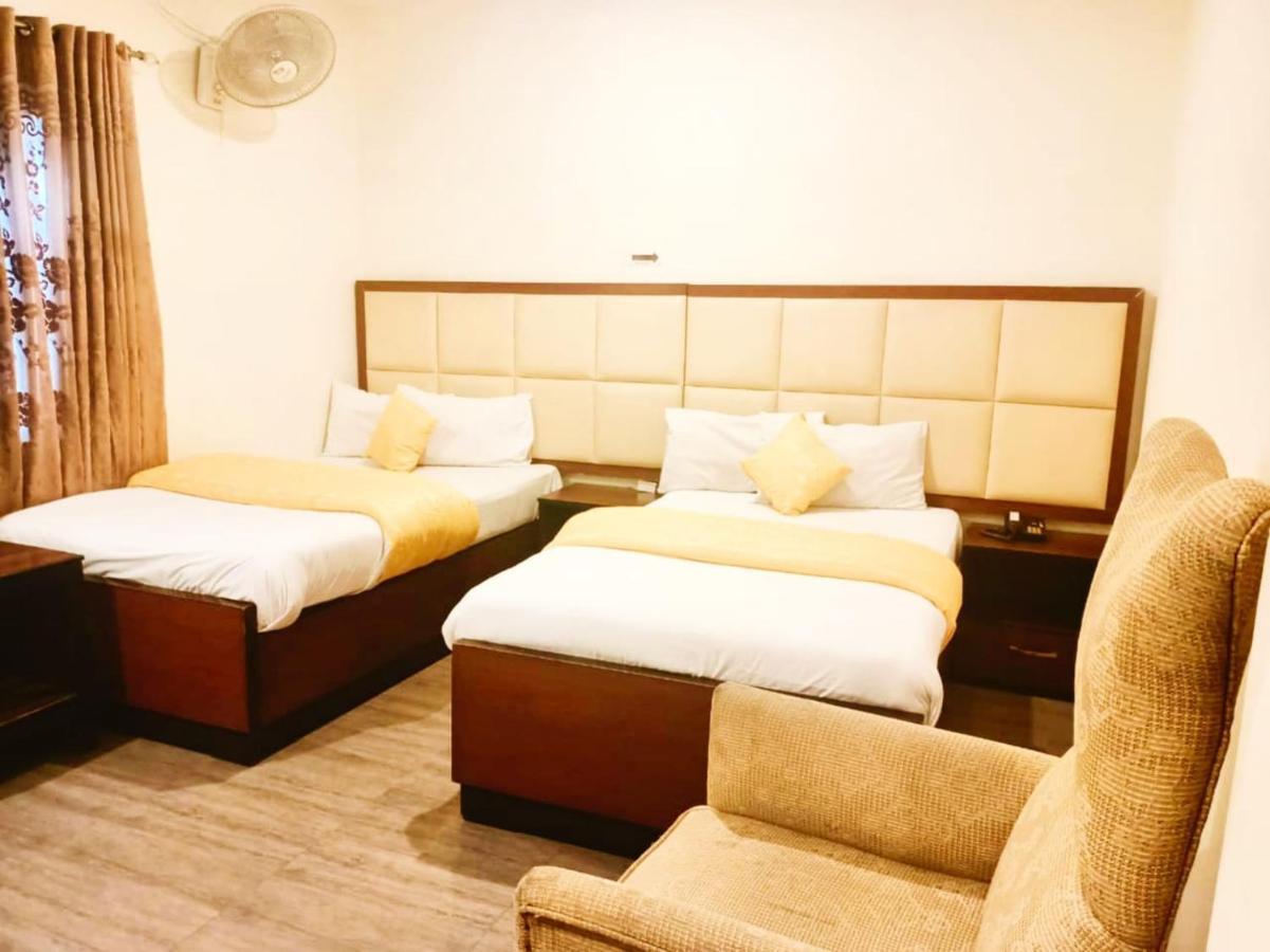 Hotel S.R. Lounge Multan Exterior photo