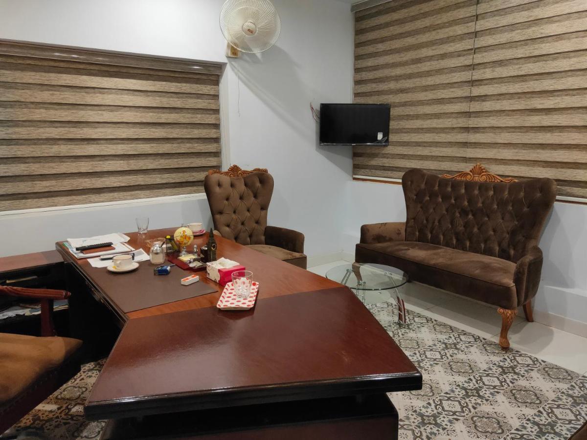 Hotel S.R. Lounge Multan Exterior photo