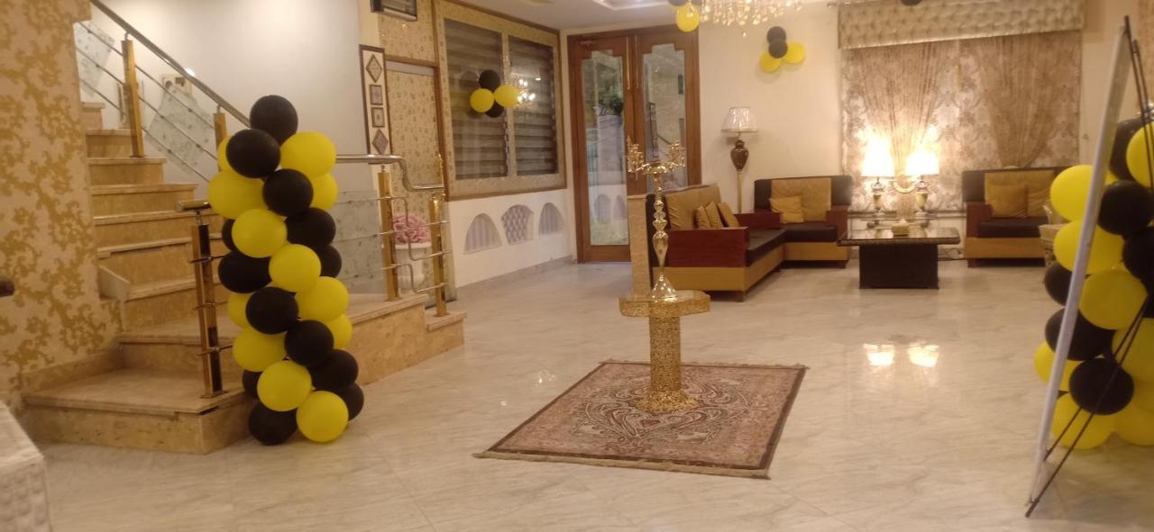 Hotel S.R. Lounge Multan Exterior photo