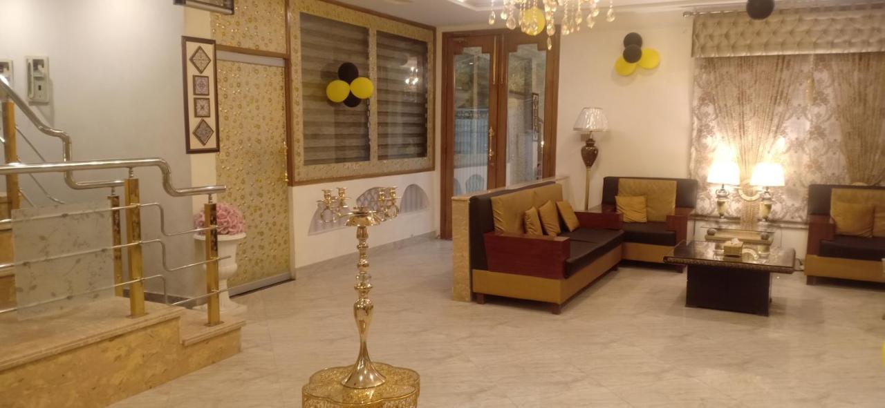 Hotel S.R. Lounge Multan Exterior photo