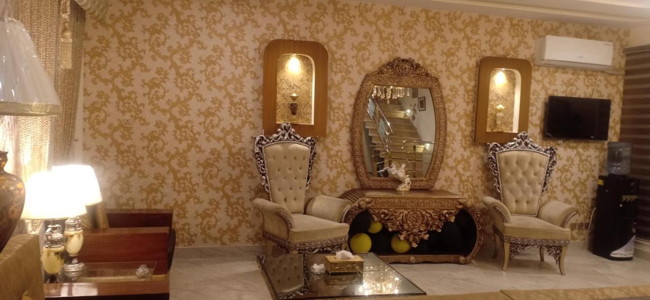 Hotel S.R. Lounge Multan Exterior photo