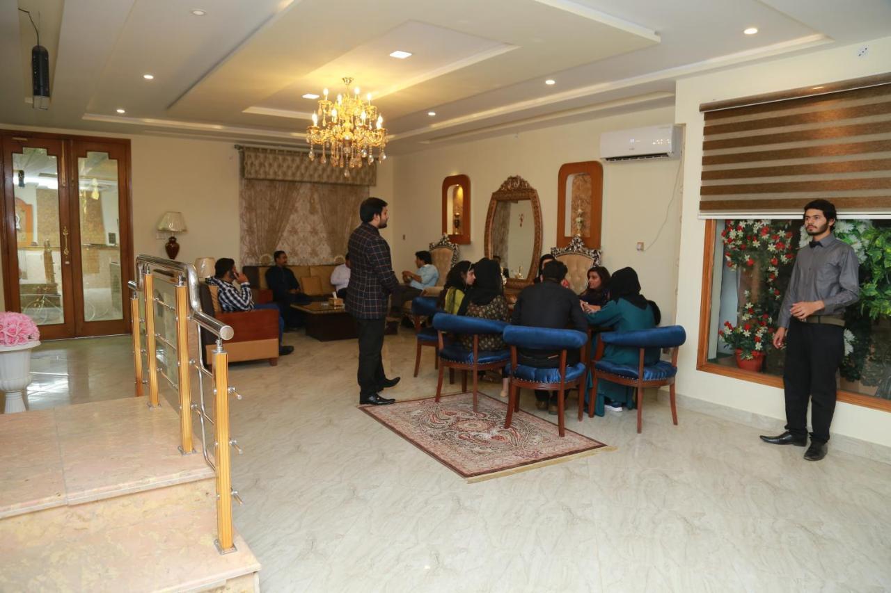 Hotel S.R. Lounge Multan Exterior photo