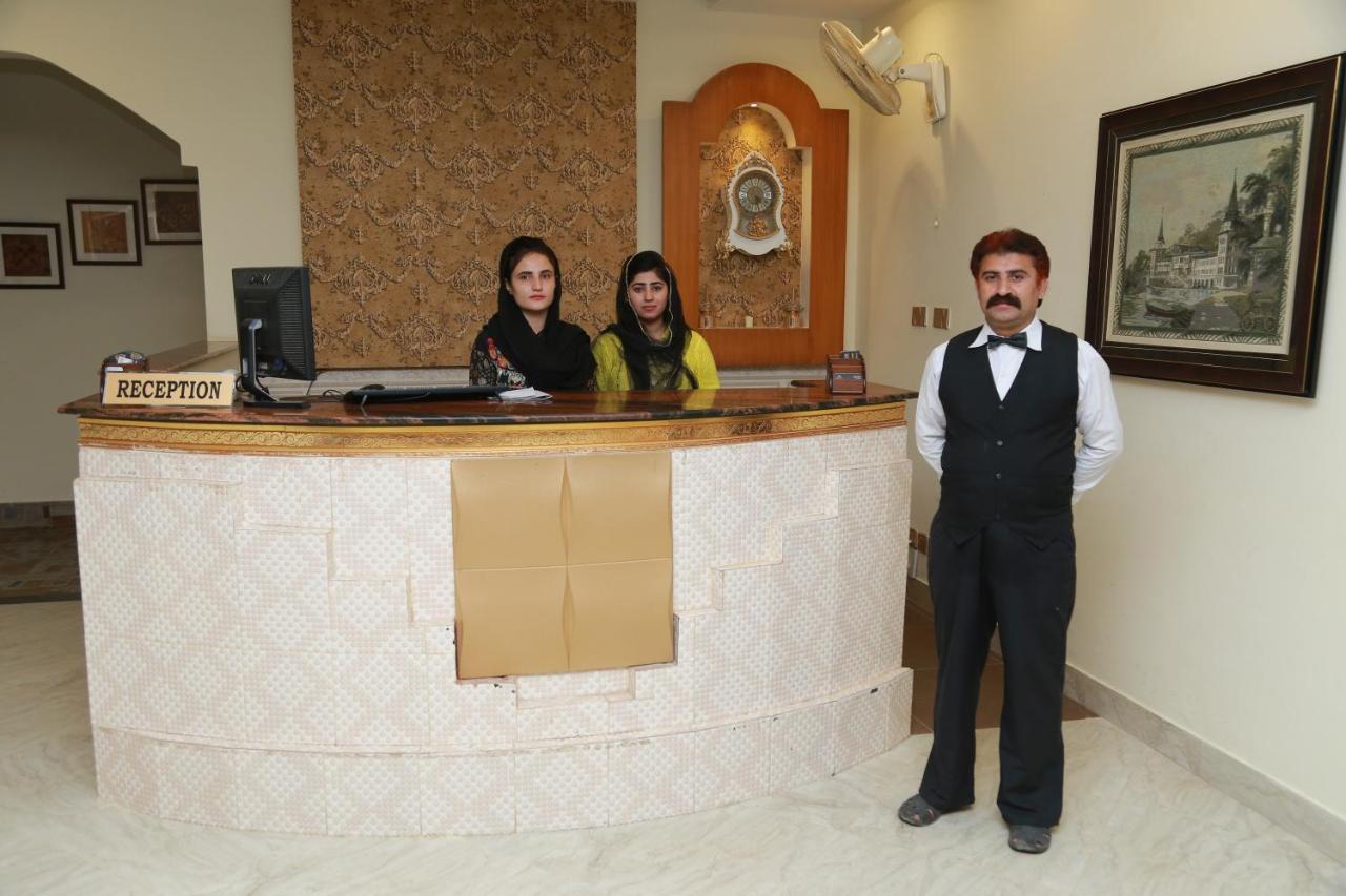 Hotel S.R. Lounge Multan Exterior photo
